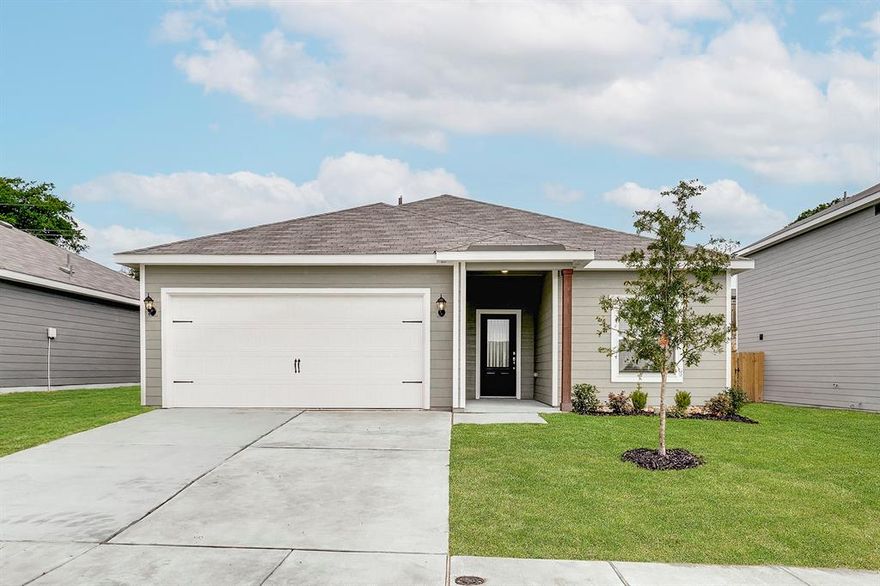 Blanco – 1 story, 3-bed, 2-bath, 1,316 sqft! The one-story Blanco plan has three bedrooms, two baths, a huge family room and an open-concept layout. In the kitchen, enjoy spacious granite countertops, a large center island, beautiful wood cabinets and energy-efficient, Whirlpool® appliances. Whether you are cooking weeknight for your family or Thanksgiving dinner for friends, the kitchen of the Blanco is ready for it! Other upgrades around this wonderful home include a programmable thermostat, a Wi-Fi-enabled garage door opener and much more! These upgrades come at no extra cost to you and further complement the design of this new construction home. The Blanco plan offers plenty of space for your family, all conveniently located on one story. Enjoy the convenience of single-story living, while still having the space for your family to grow and create memories.