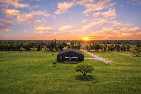 Photo of 4181 County Road 2206, Greenville, TX 75402 (MLS # 21169933)