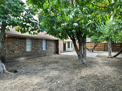 A home in Benbrook