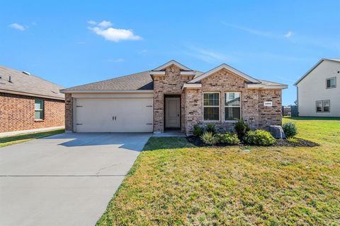 Photo of 4000 Huntington Drive, Denton, TX 76209 (MLS # 21089380)