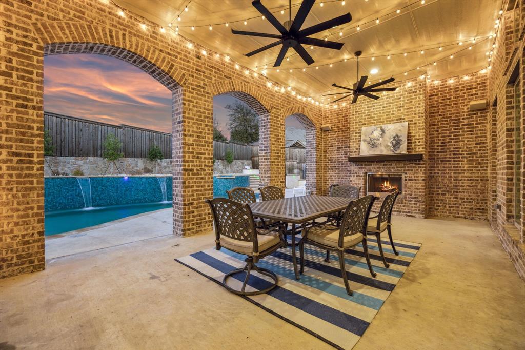4356 Longwood Drive