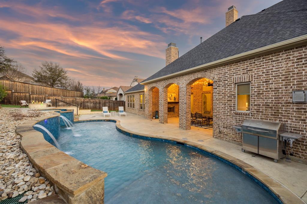 4356 Longwood Drive