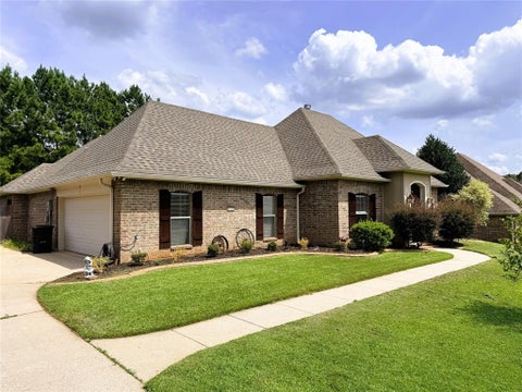 Photo of 1737 Turning Leaf Trail, Haughton, LA 71037 (MLS # 21347360)