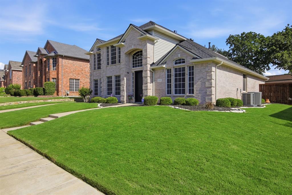 1117 Crestview Drive