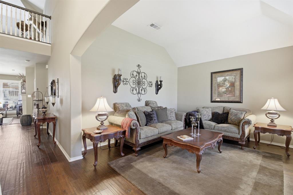 1117 Crestview Drive