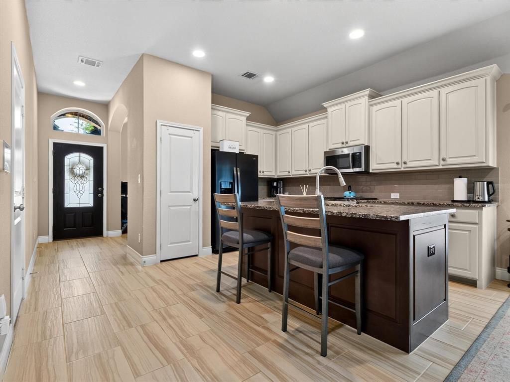 1005 Hubbard Creek Trail