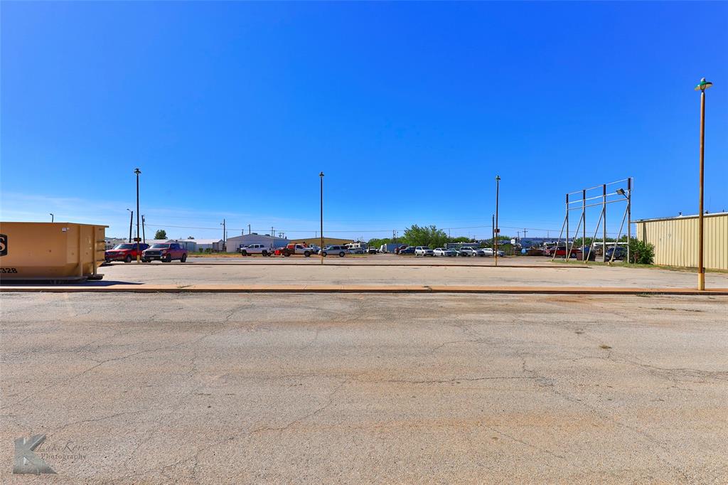 SUR 1 B S & F - Commercial Lease