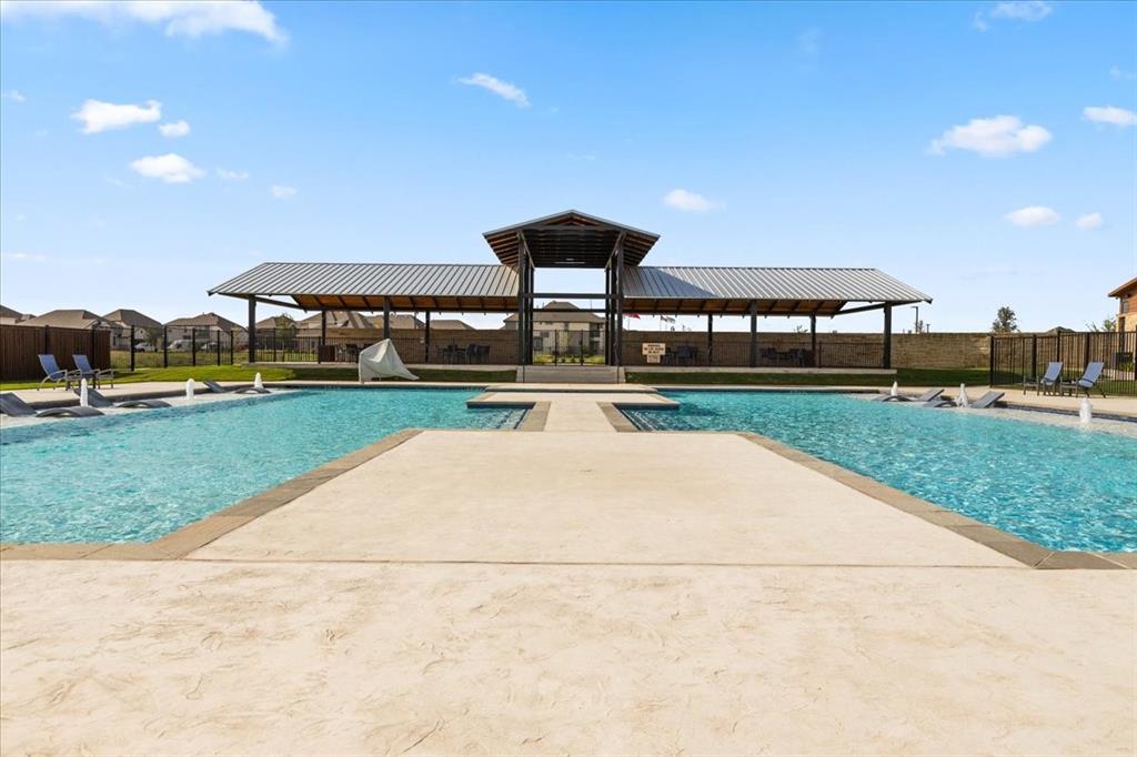 Las Lomas - Residential