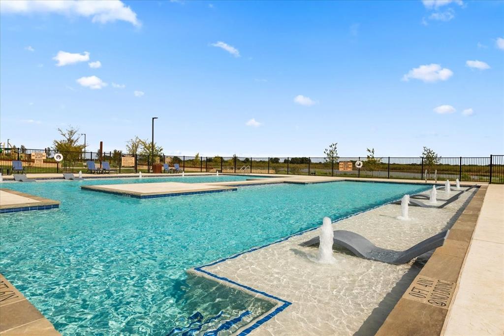 Las Lomas - Residential