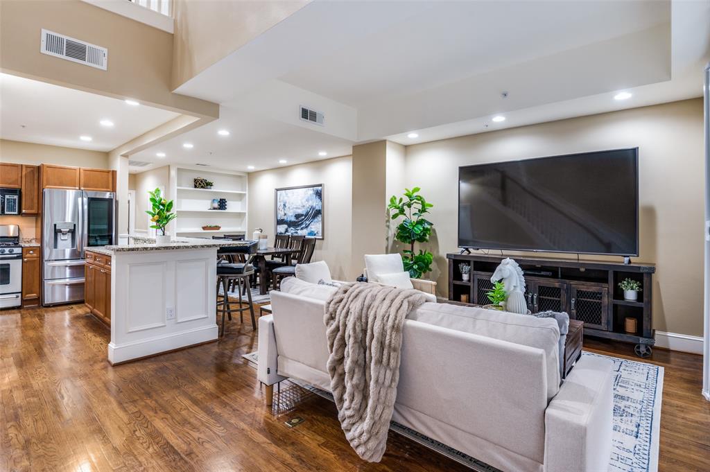 5055 Addison Circle 422