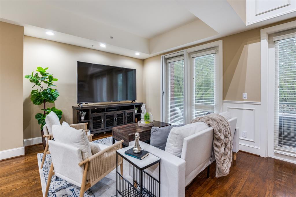 5055 Addison Circle 422