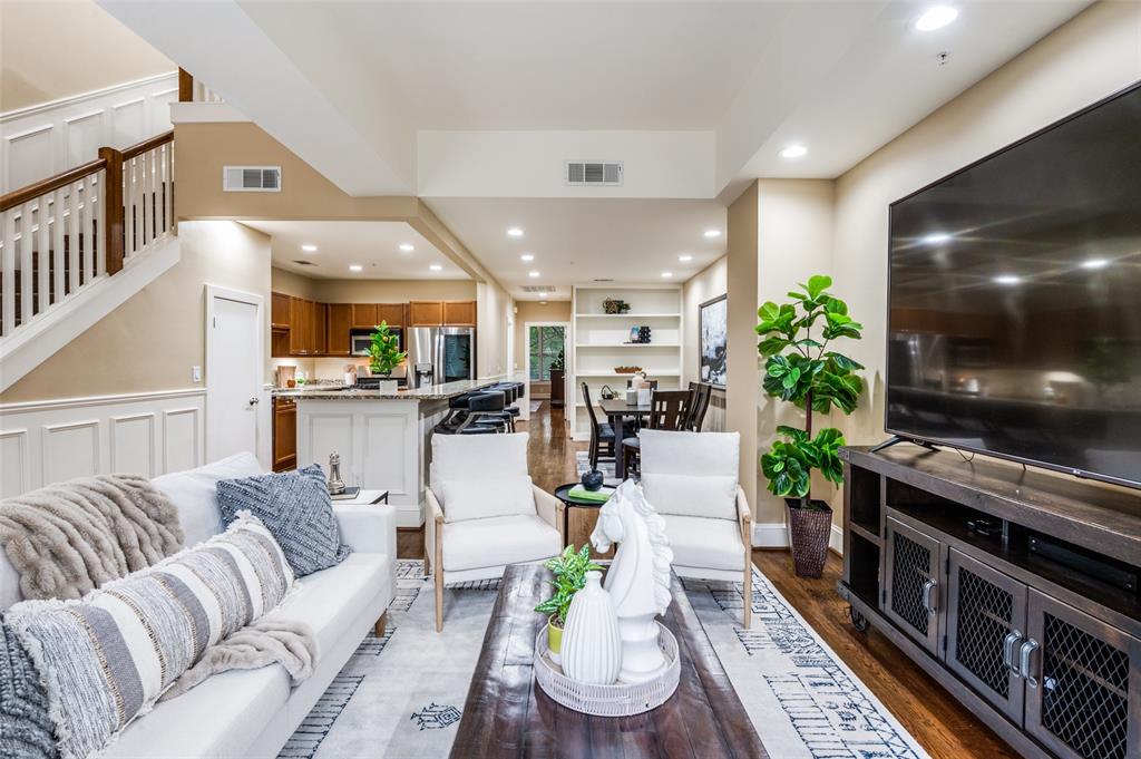 5055 Addison Circle 422