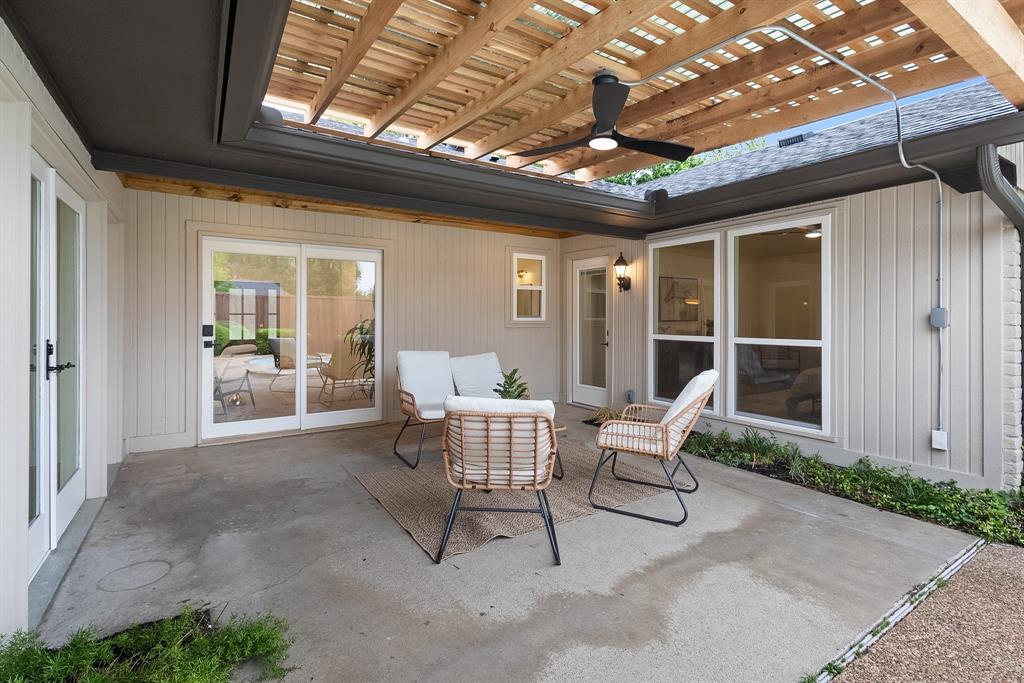 HILLCREST MANOR 1ST SEC - Residential