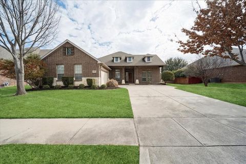 8003 Summerleaf Drive Arlington TX 76001