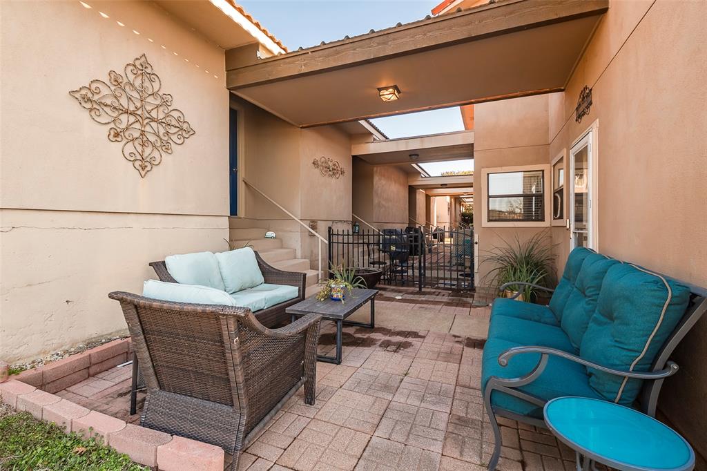 De Cordova, Texas 76049, United States, 2 Bedrooms Bedrooms, ,3 BathroomsBathrooms,Residential,Pending,83404