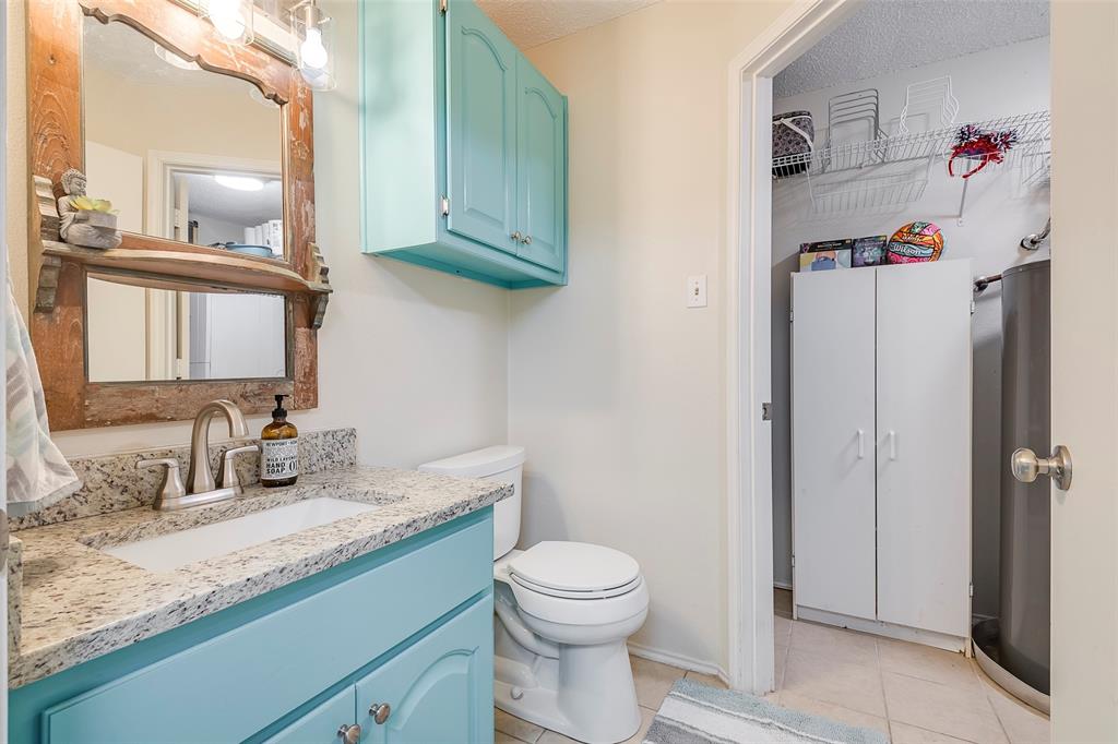 De Cordova, Texas 76049, United States, 2 Bedrooms Bedrooms, ,3 BathroomsBathrooms,Residential,Pending,83404