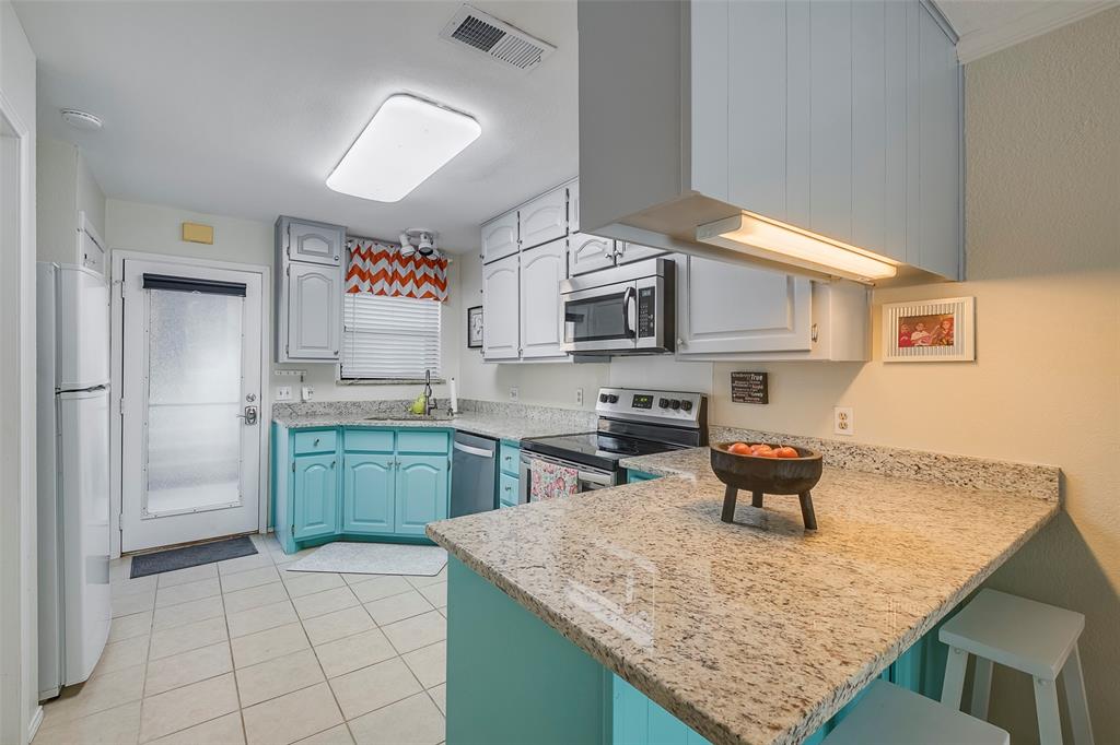 De Cordova, Texas 76049, United States, 2 Bedrooms Bedrooms, ,3 BathroomsBathrooms,Residential,Pending,83404