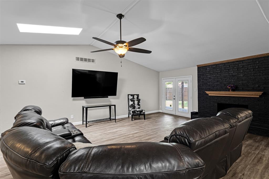 1644 Glenhill Lane