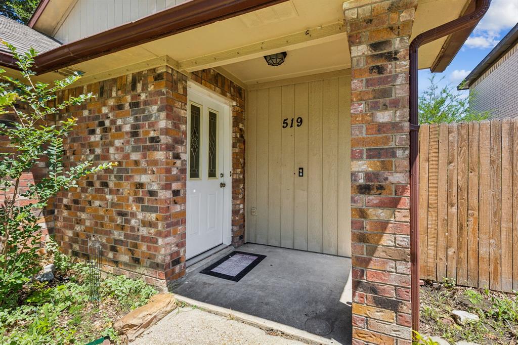 519 E Stone Circle