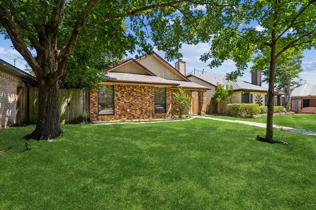 519 E Stone Circle