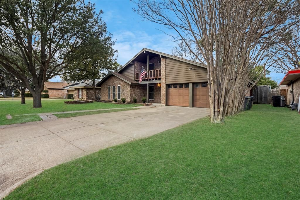 Photo of 1303 Paisley Drive, Arlington, TX 76015 (MLS # 21157633)