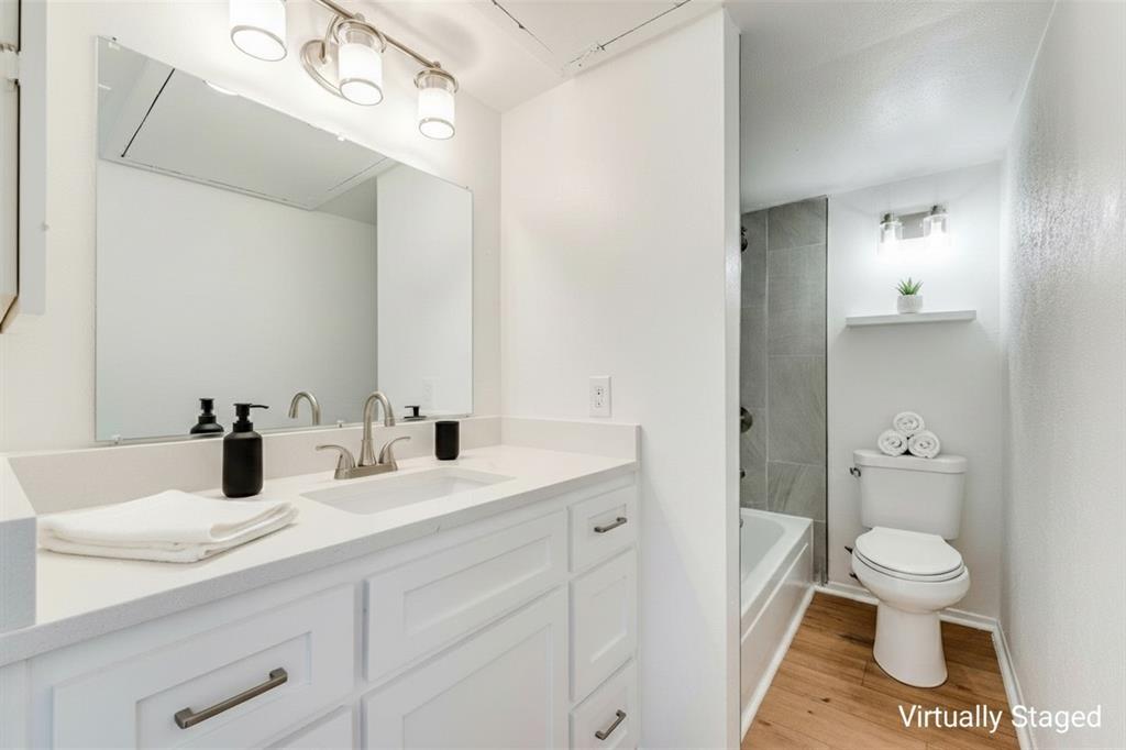 River Oaks Condos - Residential