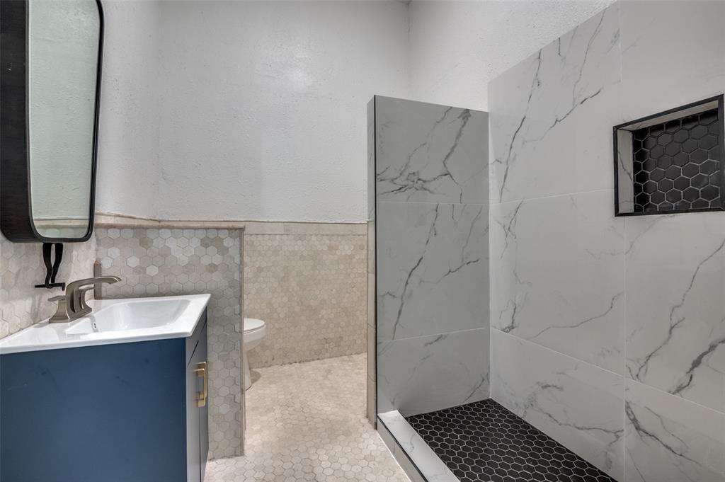 Dallas Land & Loan 03 - Residential Lease