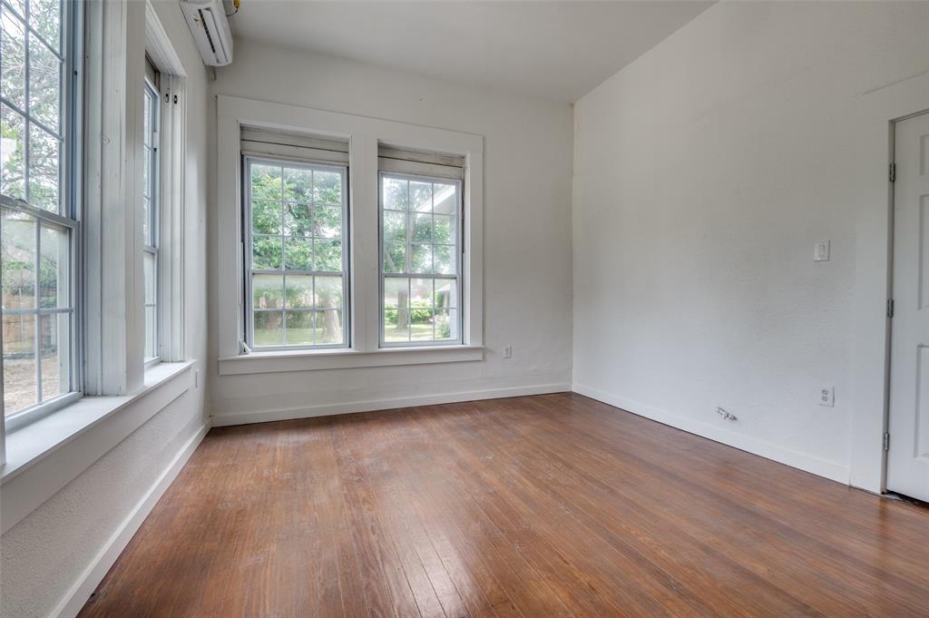 Dallas Land & Loan 03 - Residential Lease