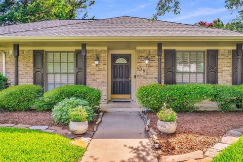 Photo of 902 Dunbarton Drive, Richardson, TX 75081 (MLS # 21306940)