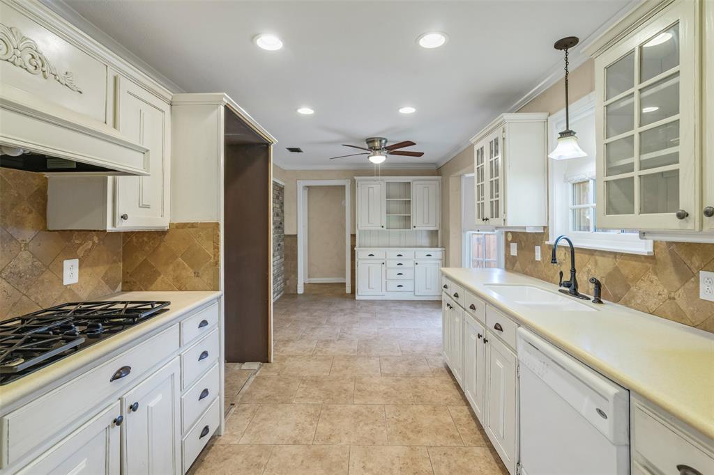 902 Dunbarton Drive