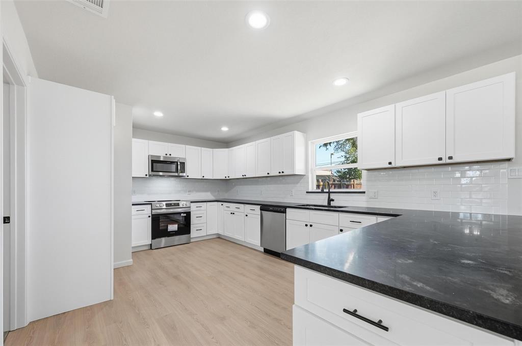 1934 Delmar Drive