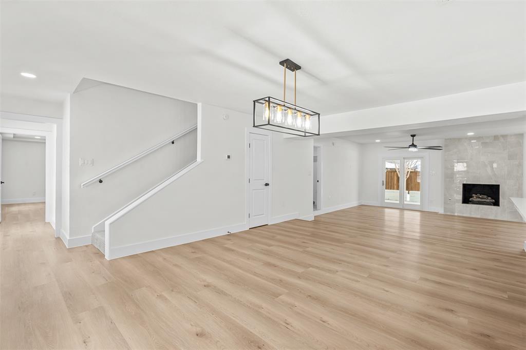 929 E Berkeley Drive