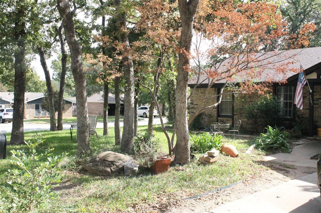 Photo of 5301 Aurora Court, Arlington, TX 76017 (MLS # 21421400)