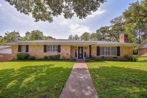 Single Family Residence in Tyler TX 3107 Brookside Drive.jpg