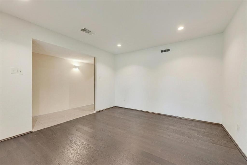 White Rock Village 01 - Residential