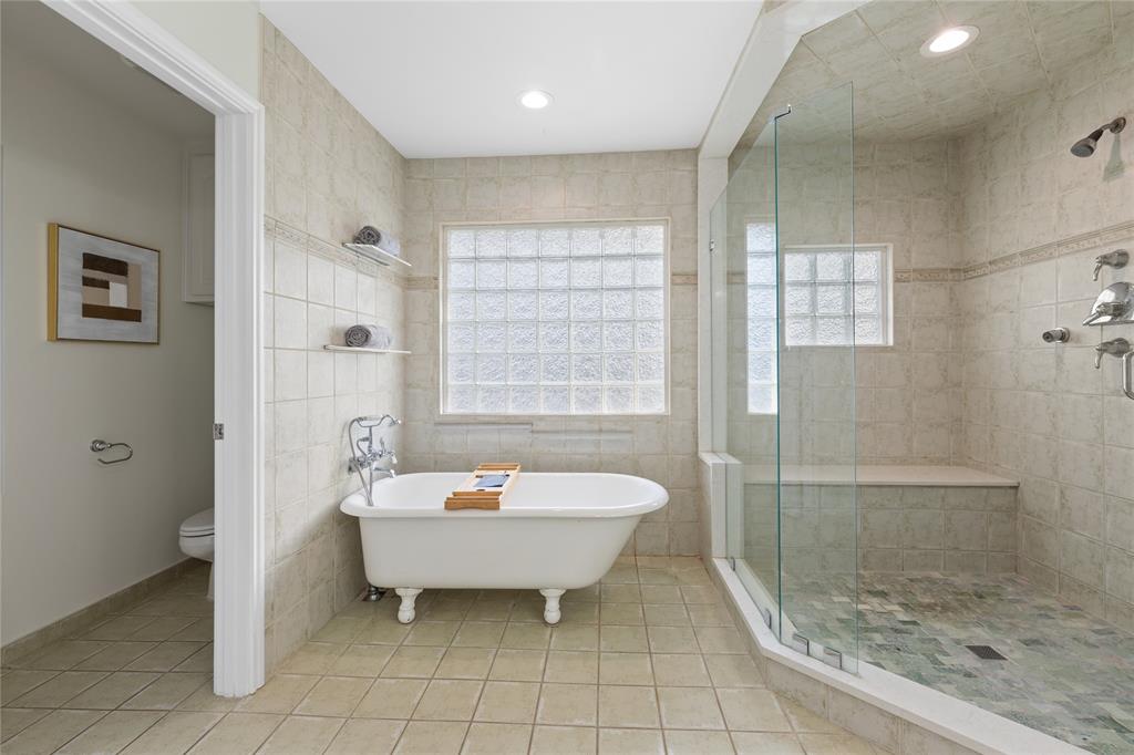 Grapevine, Texas 76051, United States, 4 Bedrooms Bedrooms, ,5 BathroomsBathrooms,Residential,Pending,7990