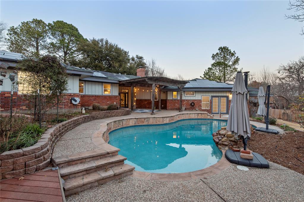 Grapevine, Texas 76051, United States, 4 Bedrooms Bedrooms, ,5 BathroomsBathrooms,Residential,Pending,7990