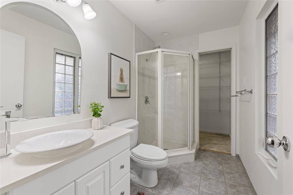 Grapevine, Texas 76051, United States, 4 Bedrooms Bedrooms, ,5 BathroomsBathrooms,Residential,Pending,7990