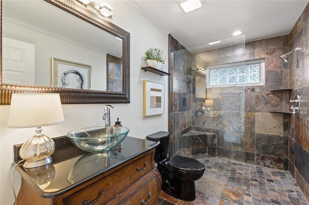 Grapevine, Texas 76051, United States, 4 Bedrooms Bedrooms, ,5 BathroomsBathrooms,Residential,Pending,7990