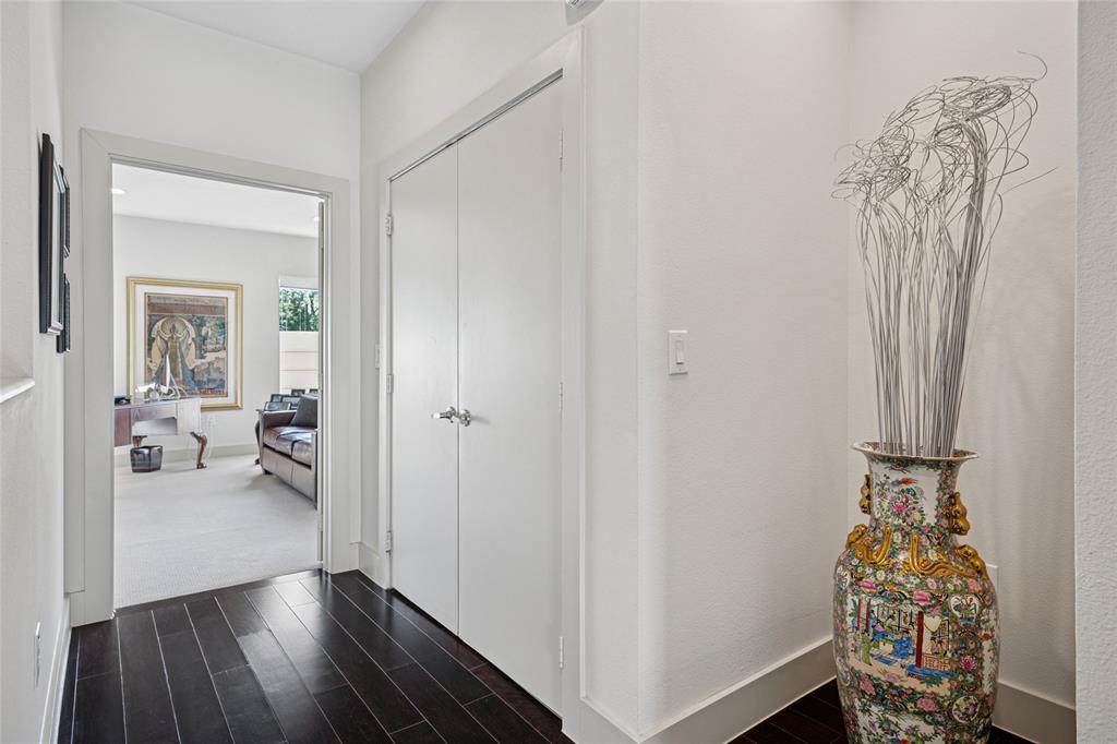 Twnhms 4111 - Residential