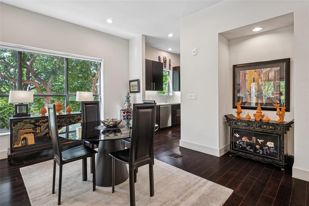 Twnhms 4111 - Residential