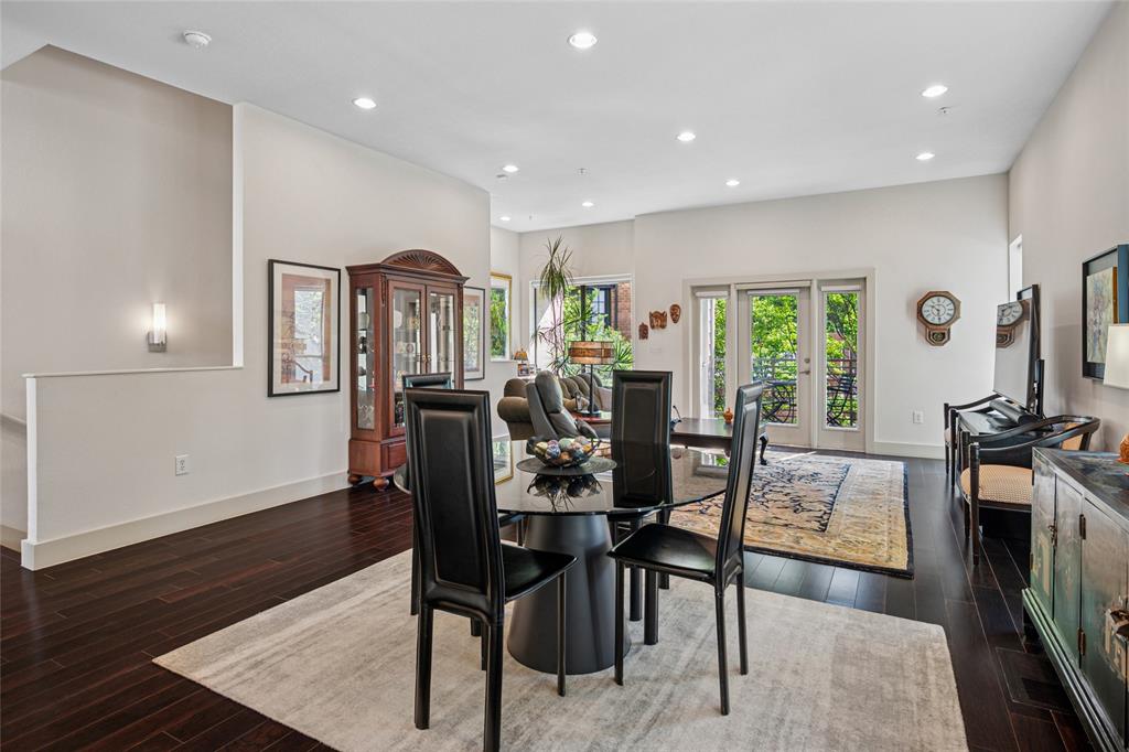 Twnhms 4111 - Residential