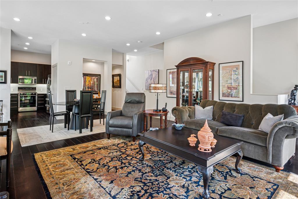 Twnhms 4111 - Residential