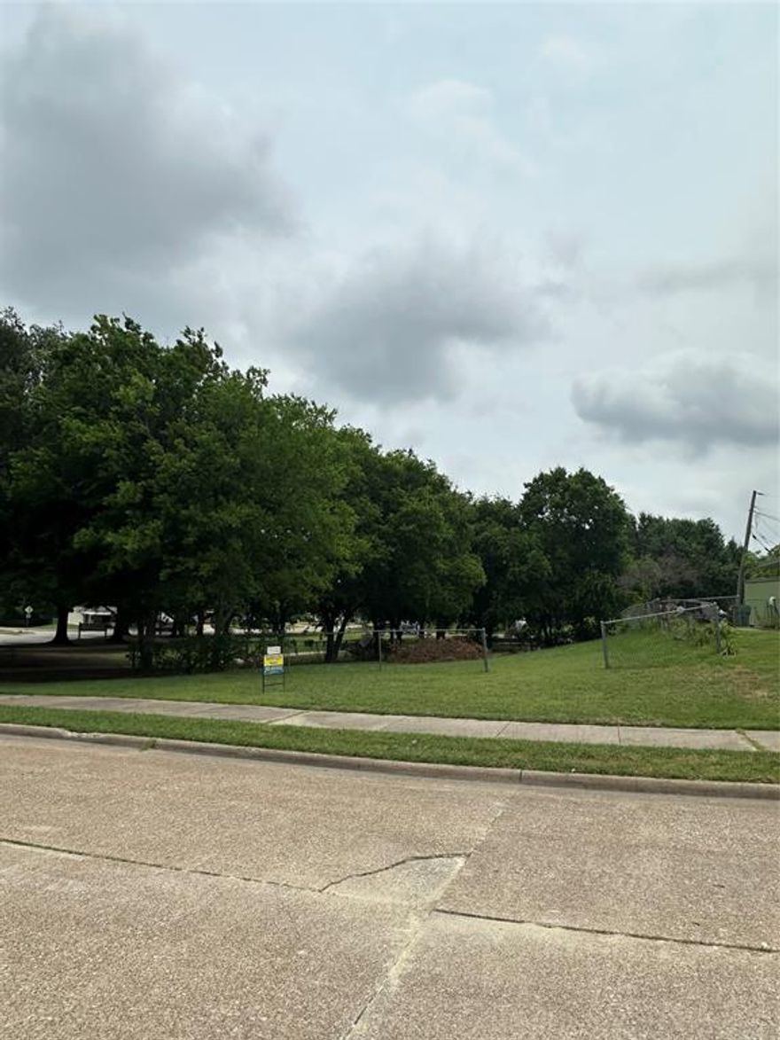 LOCATION LOCATION LOCATION! This corner lot is located in front of Virgil M Douglas Park and within great proximity to schools, shopping, restaurants and right between George Bush Turnpike and I635. Come by today to see all this property has to offer!