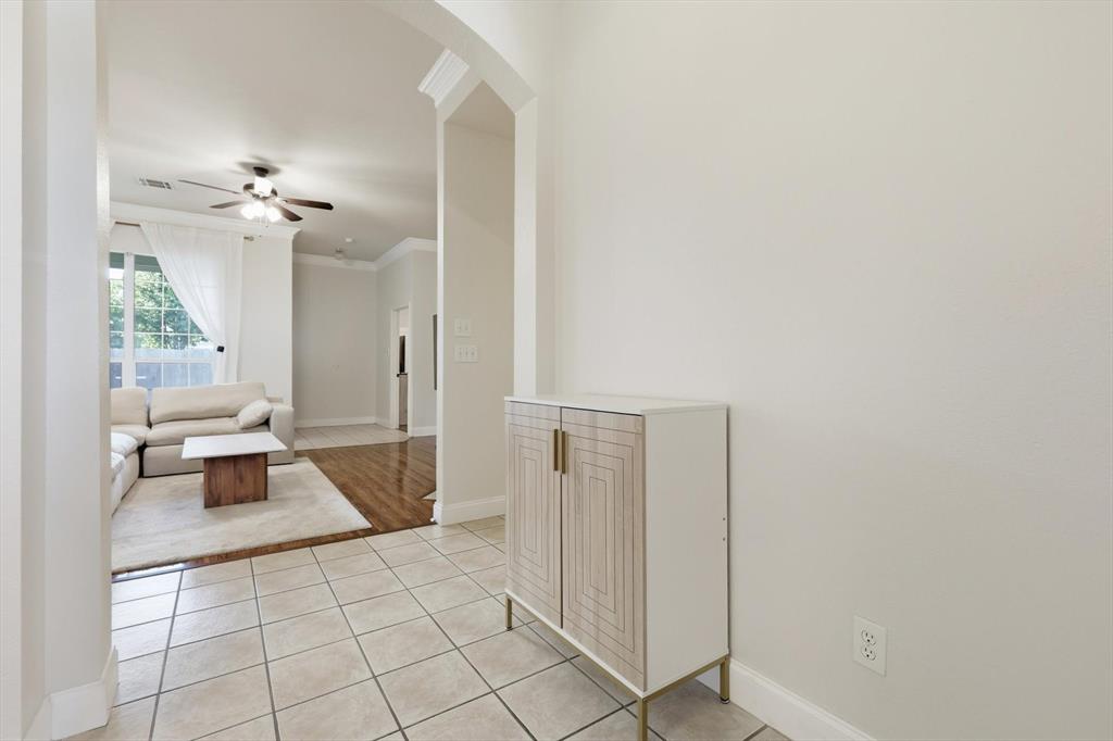 8405 Desert Dunes Trail