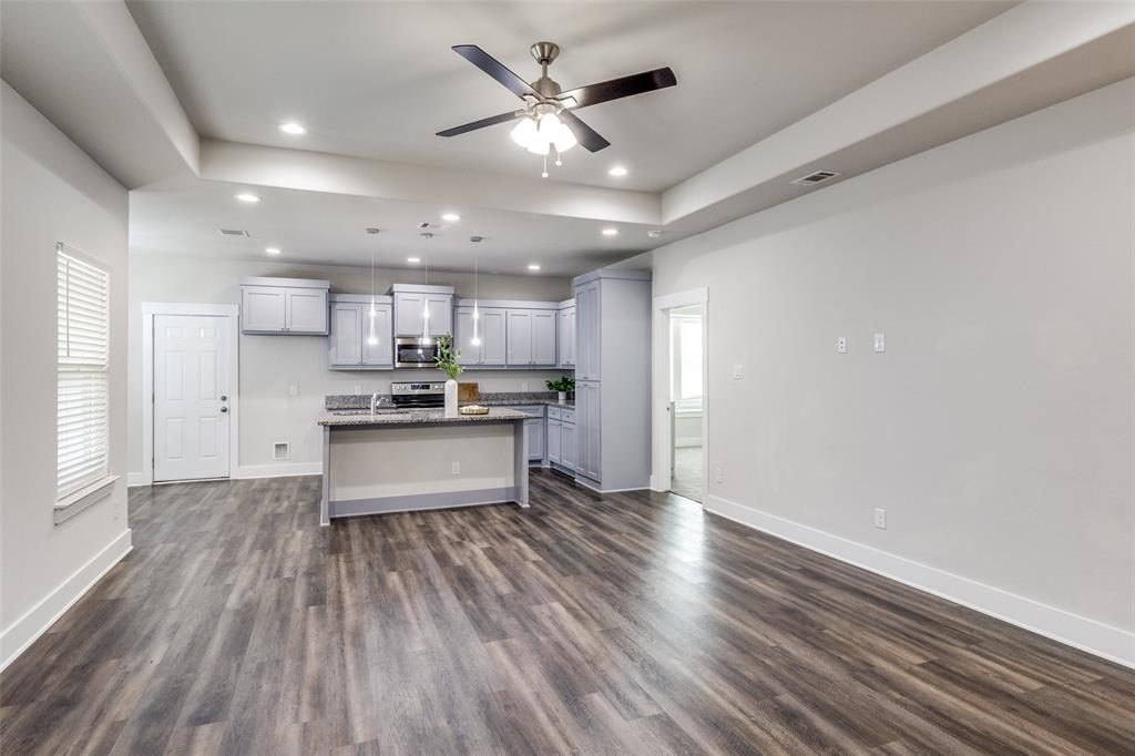 2704 Lucky Lane