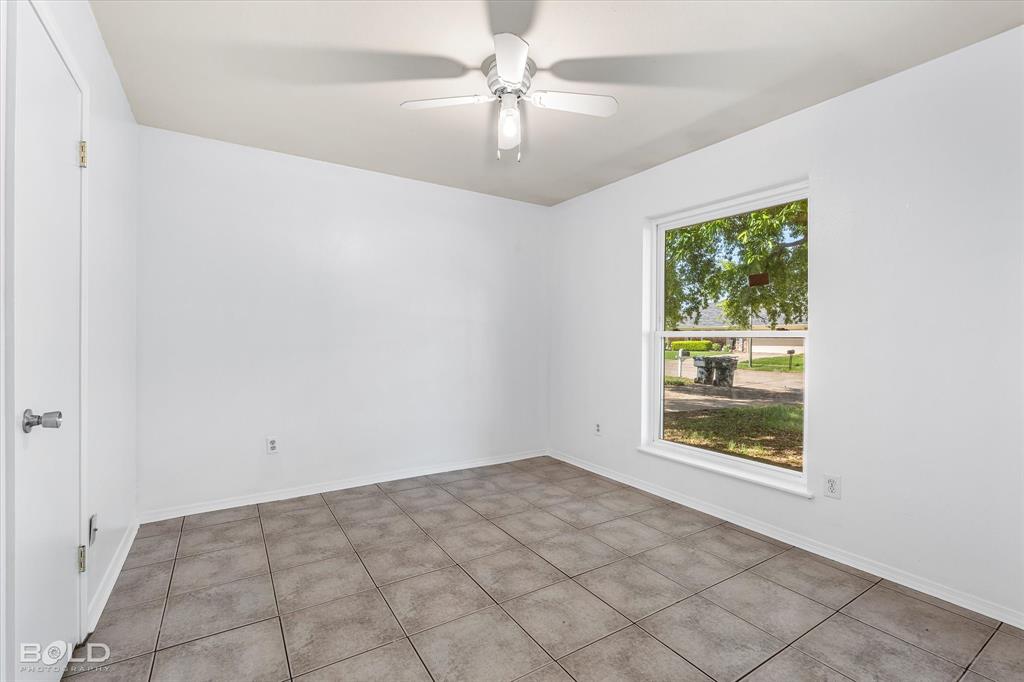 Bossier City, Louisiana 71112, United States, 3 Bedrooms Bedrooms, ,2 BathroomsBathrooms,Residential,Contingent,107332