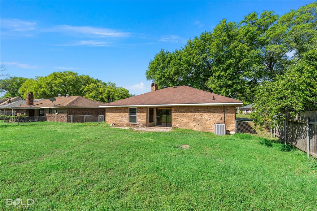 Bossier City, Louisiana 71112, United States, 3 Bedrooms Bedrooms, ,2 BathroomsBathrooms,Residential,Contingent,107332