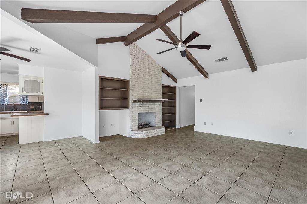 Bossier City, Louisiana 71112, United States, 3 Bedrooms Bedrooms, ,2 BathroomsBathrooms,Residential,Contingent,107332