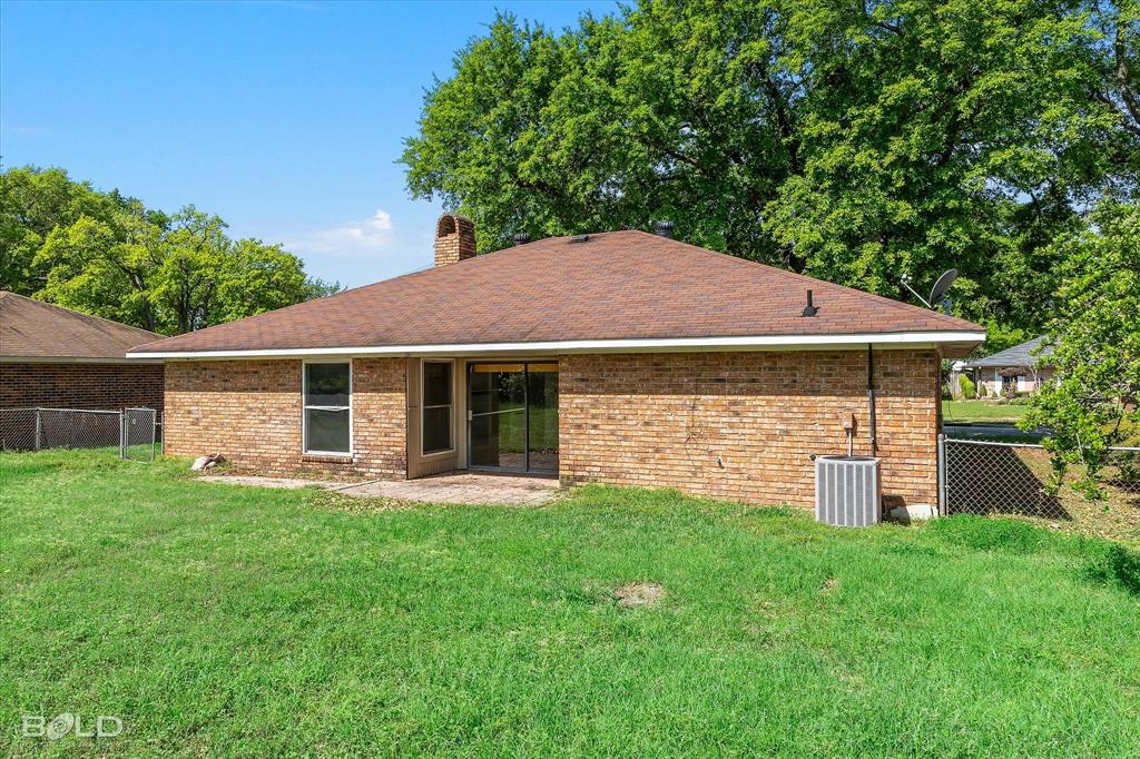 Bossier City, Louisiana 71112, United States, 3 Bedrooms Bedrooms, ,2 BathroomsBathrooms,Residential,Contingent,107332